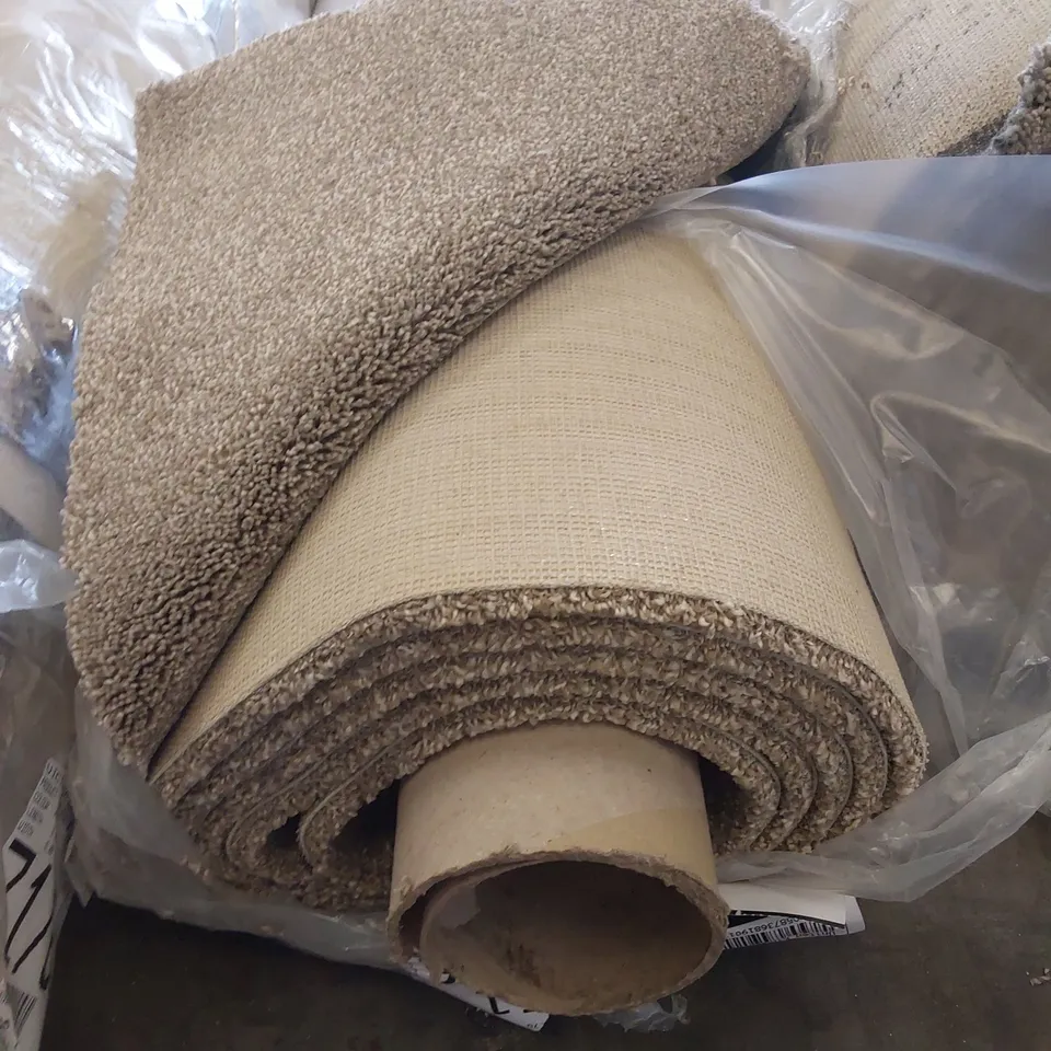 ROLL OF QUALITY ULTIMATE EXPRESSIONS EARL GREY CARPET // SIZE: APPROX 5 X 4m