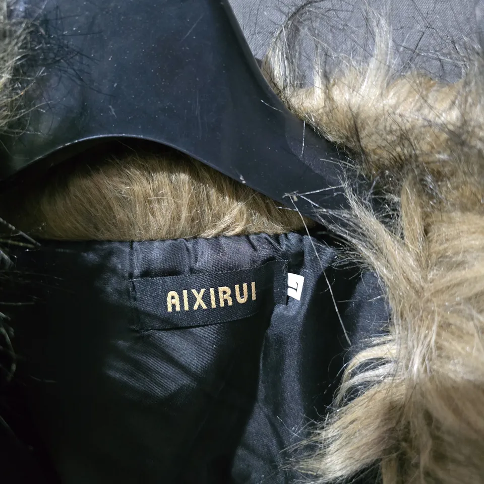 AIXIRUI WOMEN'S FUR COAT – GOLDEN BROWN, LABEL INSIDE