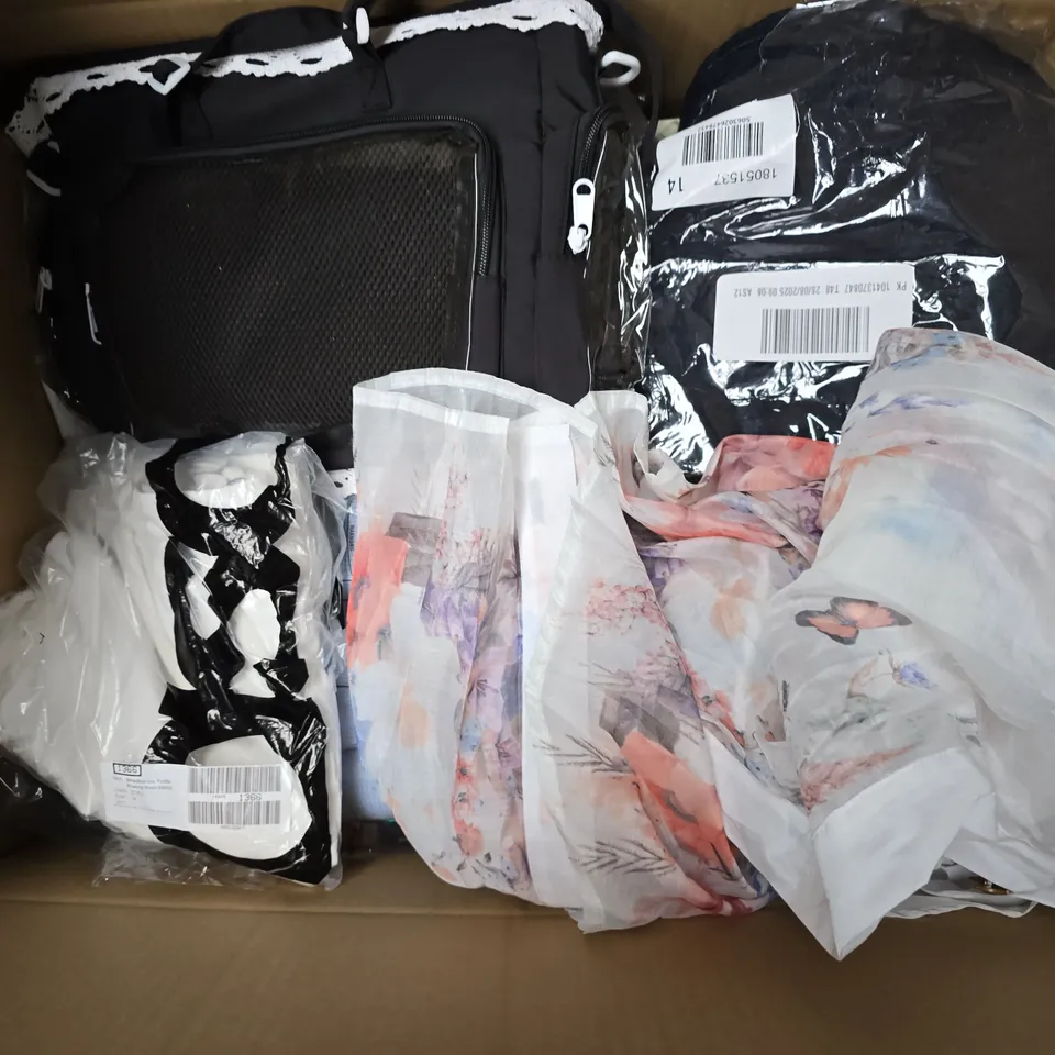 APPROXIMATELY 40 ASSORTED CLOTHING ITEMS IN VARIOUS SIZES, STYLES & COLOURS TO INCLUDE DRESS, SWEATER, JEANS, ETC - COLLECTION ONLY