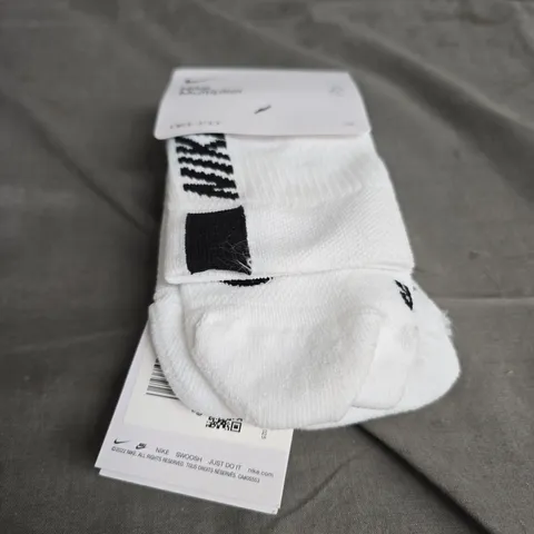 NIKE ANKLE SOCKS – WHITE WITH BLACK PATTERN, DRI-FIT, UK 5-8 (2 PAIRS)