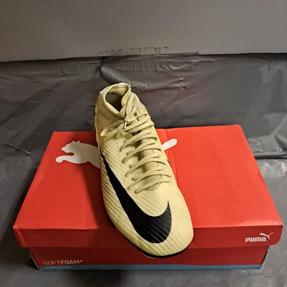 PAIR OF NIKE AIR ZOOM FOOTBALL BOOTS IN LEMONADE/BLACK SIZE UK 11