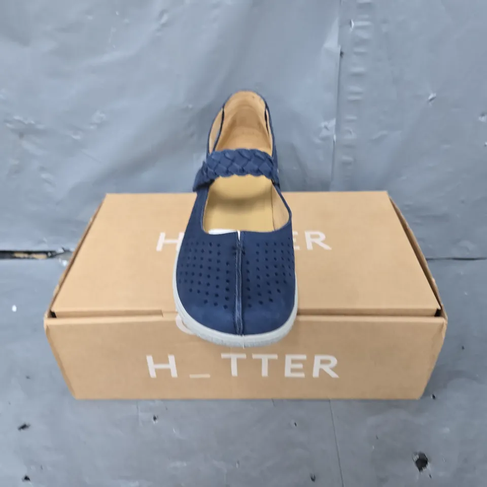 BOXED PAIR OF HOTTER QUAKE II IN FRENCH NAVY - UK 8