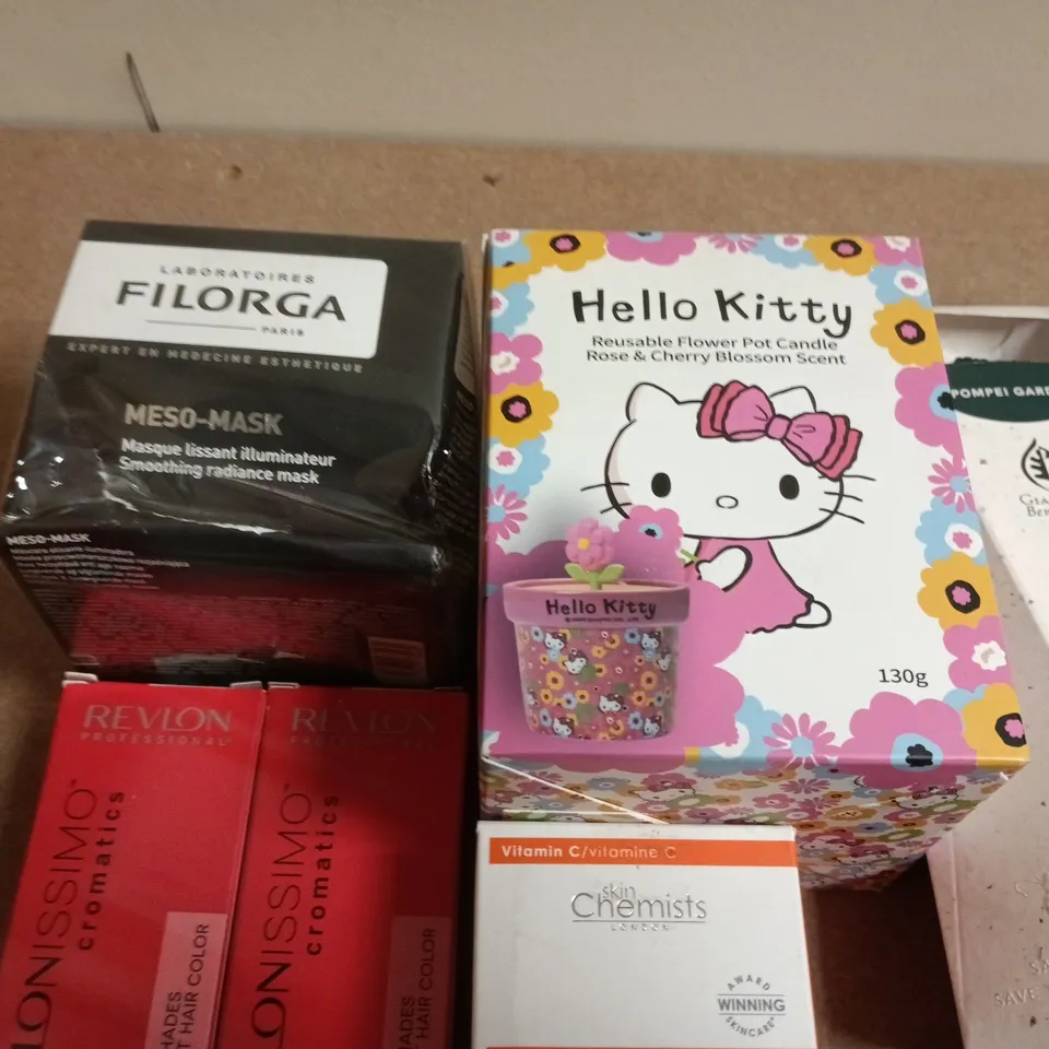 APPROXIMATELY 35 ASSORTED HEALTH & BEAUTY ITEMS: LANCÔME ABSOLUE & BLANC EXPERT CUSHION, POWER OF SEDUCTION FRAGRANCE, REVLON CHROMATICS COSMETICS, CLARINS, SKIN CHEMISTS MOISTURISERS, MARVIS TOOTHPAS