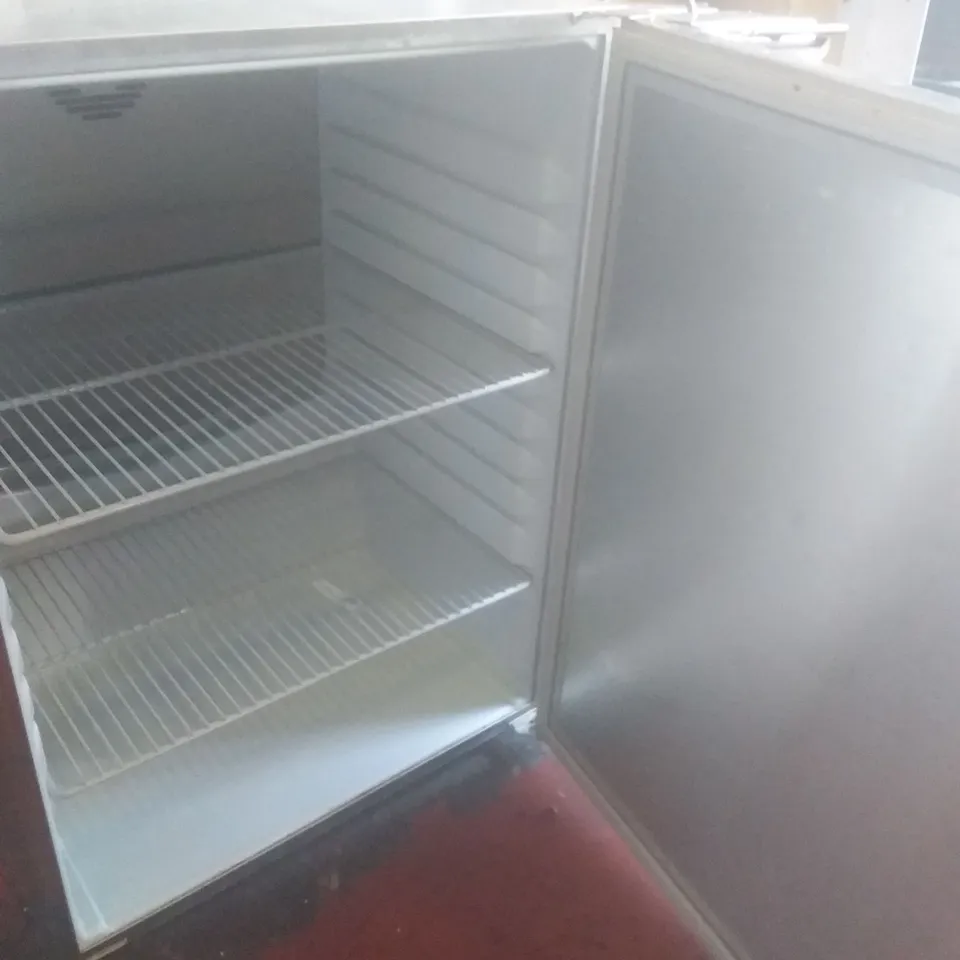 GRAM 2 SHELF SINGLE FRIDGE