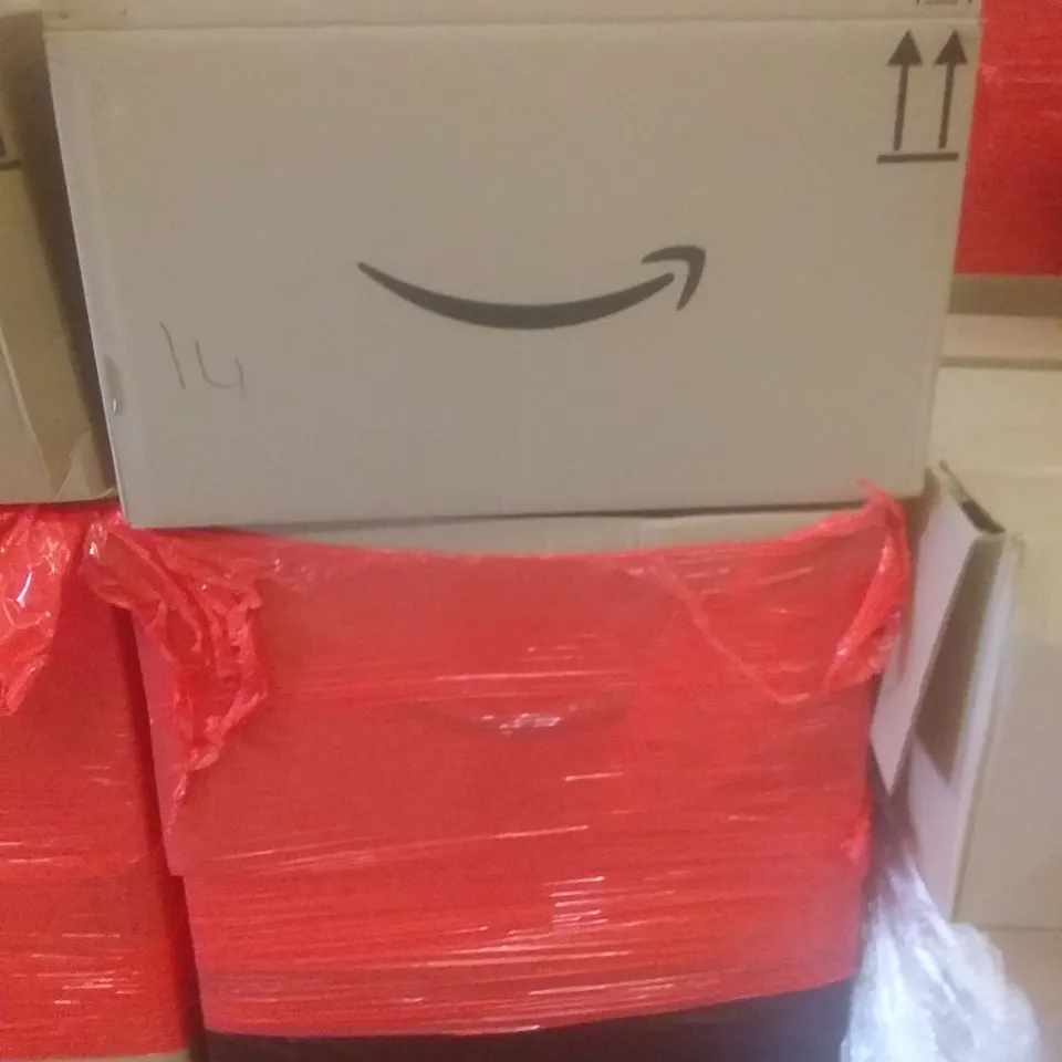 PALLET OF ASSORTED ITEMS INCLUDING DRUM PAD, PET FOUNTAIN, FOUNTAIN FLASK, FOOT SCRUBBER, CHRISTMAS LIGHT
