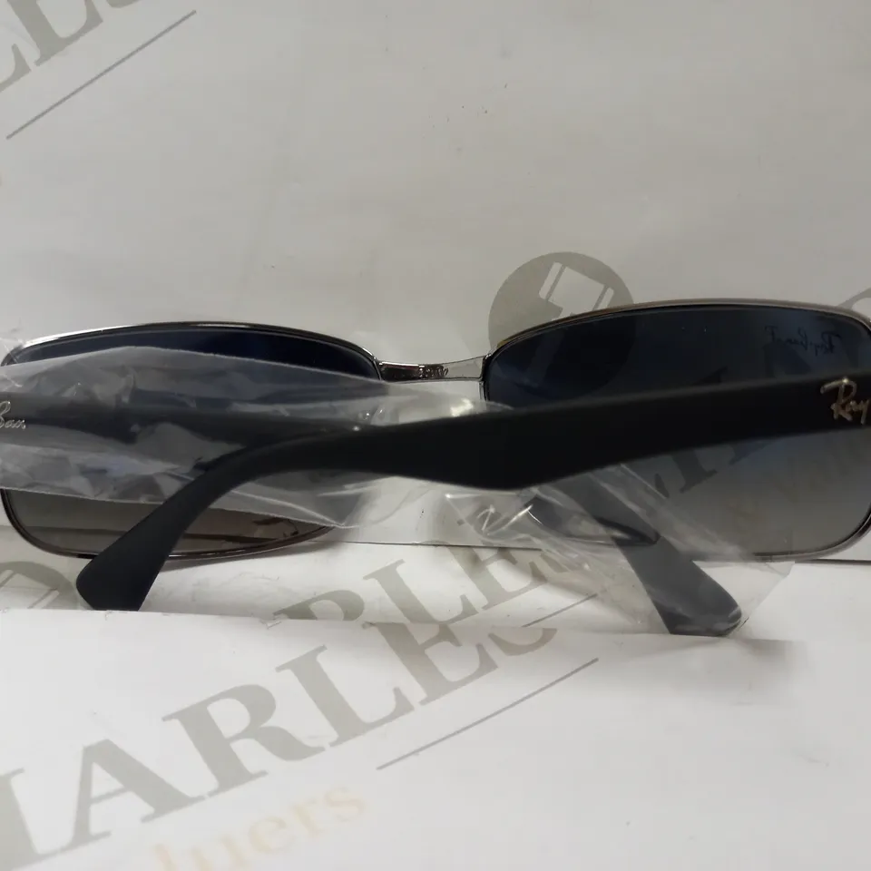 RAY BANS RB3478 SUNGLASSES IN GUNMETAL AND BLUE/GREY