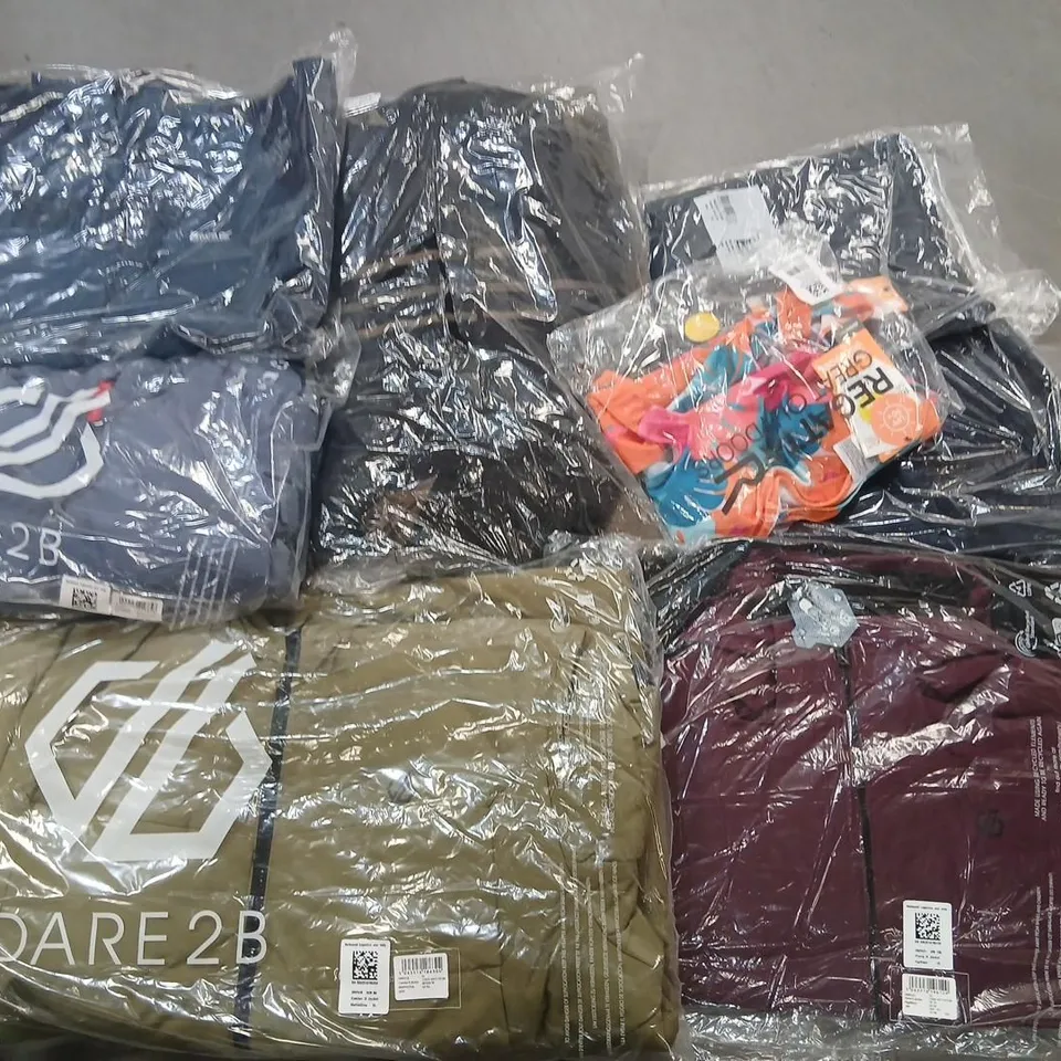 APPROXIMATELY 29 ITEMS OF ASSORTED BRAND NEW REGATTA CLOTHING AND ACCESSORIES