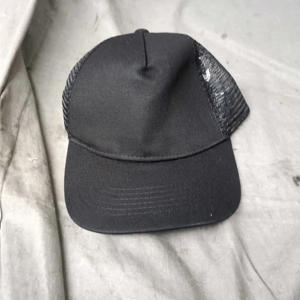 ASSORTED CLOTHING ITEMS BOX, INCLUDES MENS AND WOMENS CLOTHING. SIZES VARIES, BOX INCLUDES HATS,SHIRTS AND MORE 