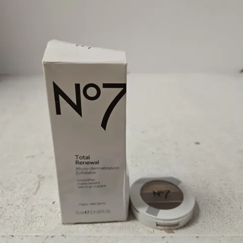 NO7 TOTAL RENEWAL MICRO-DERMABRASION EXFOLIATOR β 75 ML & NO7 TRIO EYESHADOW PALETTE