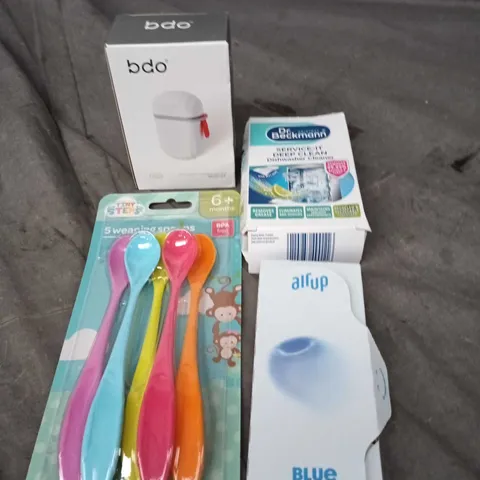 APPROXIMATELY 15 ASSORTED HOUSEHOLD ITEMS TO INCLUDE BDO SOAP BOX, AIRUP PODS AND WEANING SPOONS