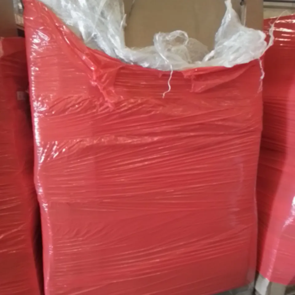 PALLET OF ASSORTED  ITEMS TO INCLUDE TOILET SEAT, AH COAT HANGER, ELECTRIC CLOTHES DRYER, ALUMINIUM ALLOY MIRROR 