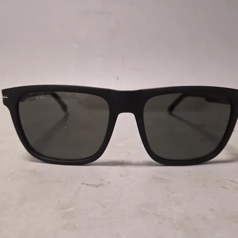 LACOSTE BLACK CLASSIC SUNGLASSES