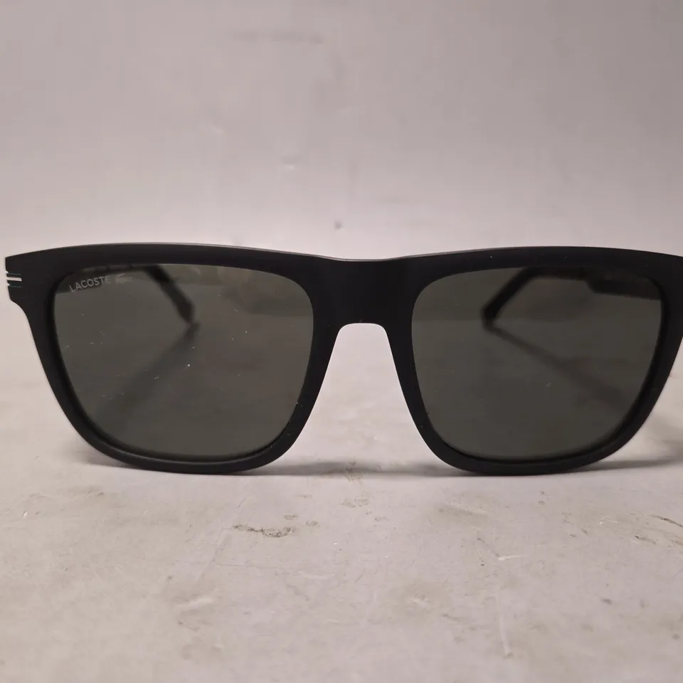 LACOSTE BLACK CLASSIC SUNGLASSES 