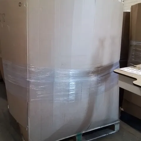 PALLET CONTAINING A LARGE QUANTITY OF PILLOWS 