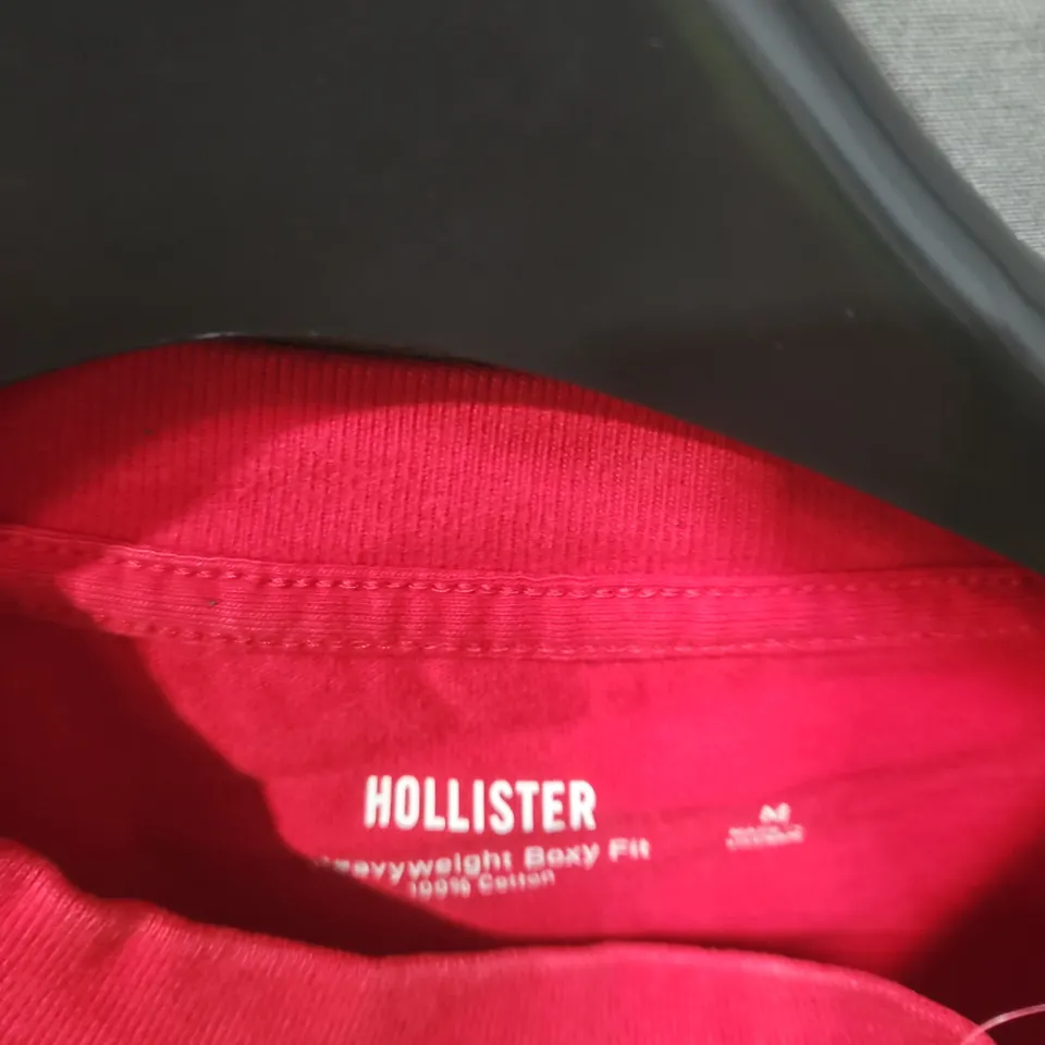 HOLLISTER X ORACLE RED BULL RACING T‑SHIRT – RED, MEN’S, SIZE M