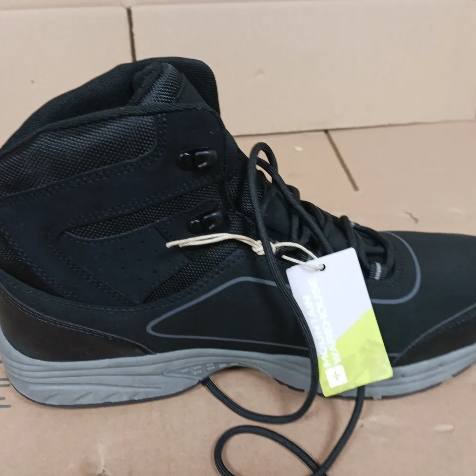 PAIR OF MOUNTAIN WAREHOUSE RAMBLE WATERPROOF BOOTS - UK 13