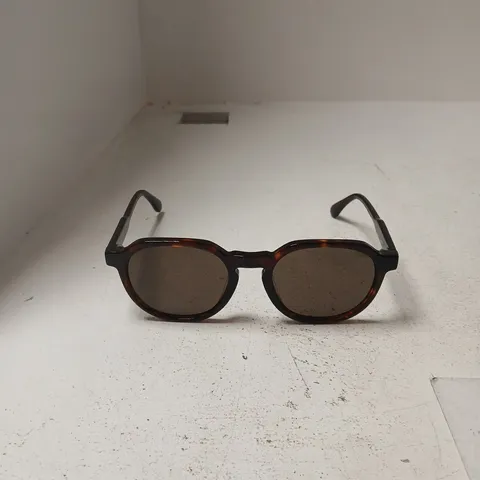 PRAGNELL BROWN TORTOISESHELL SUNGLASSES WITH BROWN LENSES – WITH LEATHER-STYLE CASE