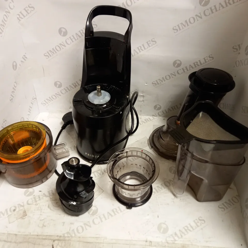 FRIDJA MASTICATING JUICER