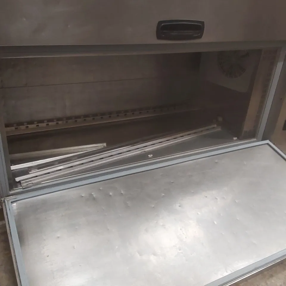 INOMAK CE2140/SL/ COMMERCIAL DOUBLE DOOR REFRIGERATOR WITH ROLLING BASE
