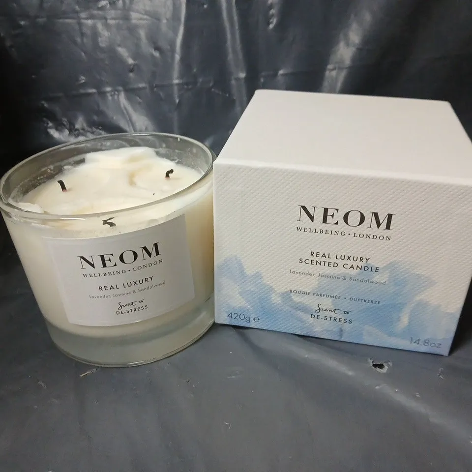 BOXED NEOM REAL LUXURY SCENTED CANDLE (LAVENDER, JASMINE & SANDALWOOD) (420G)