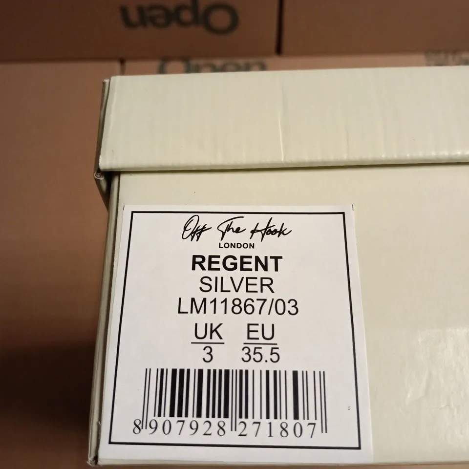 OFF THE HOOK LONDON REGENT SILVER WOVEN FLATS - UK SIZE 3 
