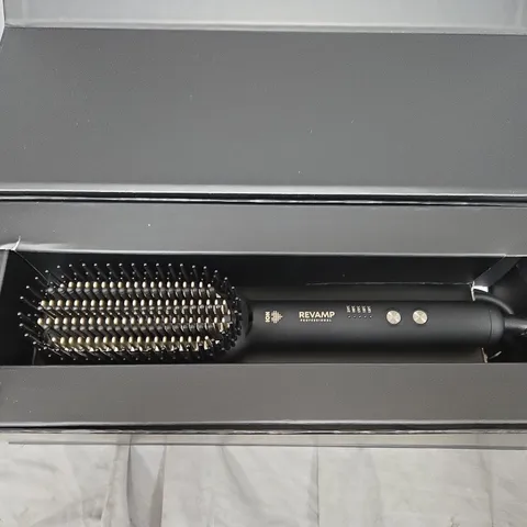 REVAMP PROFESSIONAL DEEPFORM CERAMIC BRUSH – CERAMIC STRAIGHTENING BRUSH (BOXED)