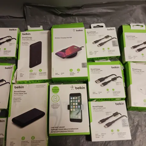 LOT OF APPROXIMATELY 20 ASSORTED BELKIN ITEMS TO INCLUDE 20K POWERBANK, CHARGING PAD, AND USB-C CABLES