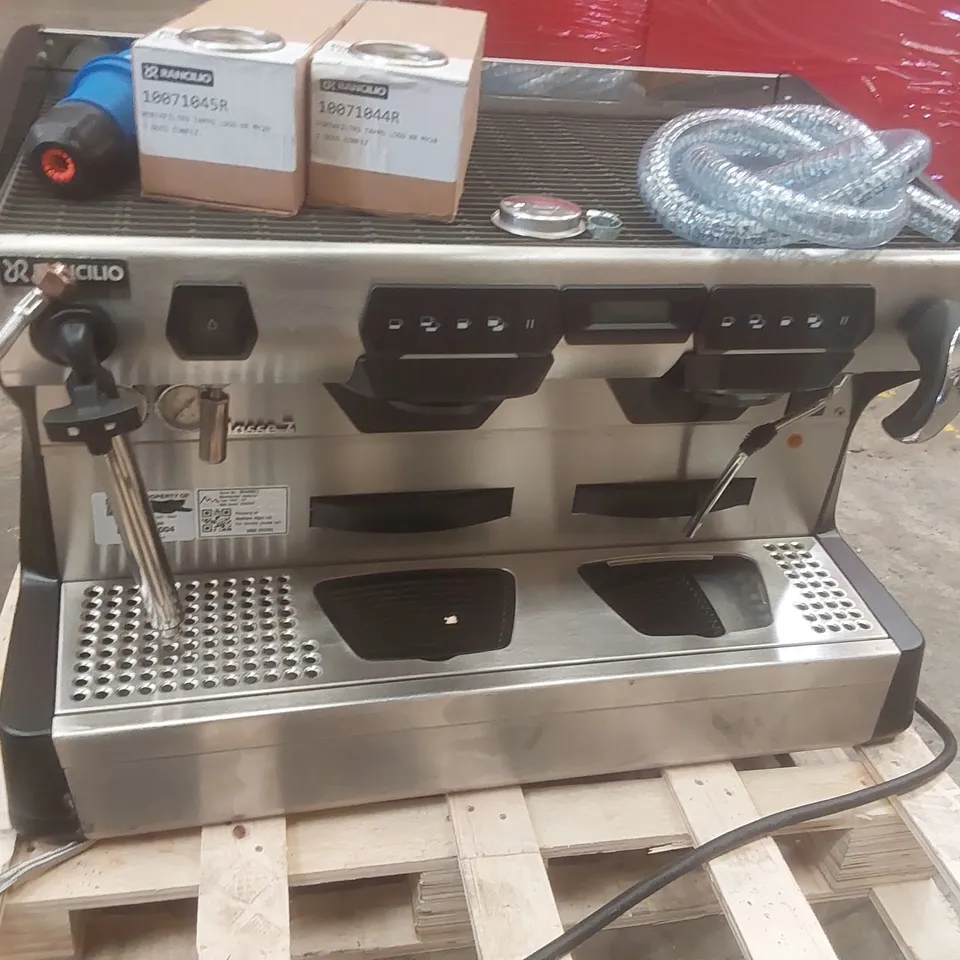 RANCILIO CLASSE 7 COMMERCIAL 2 GROUP COFFEE MACHINE