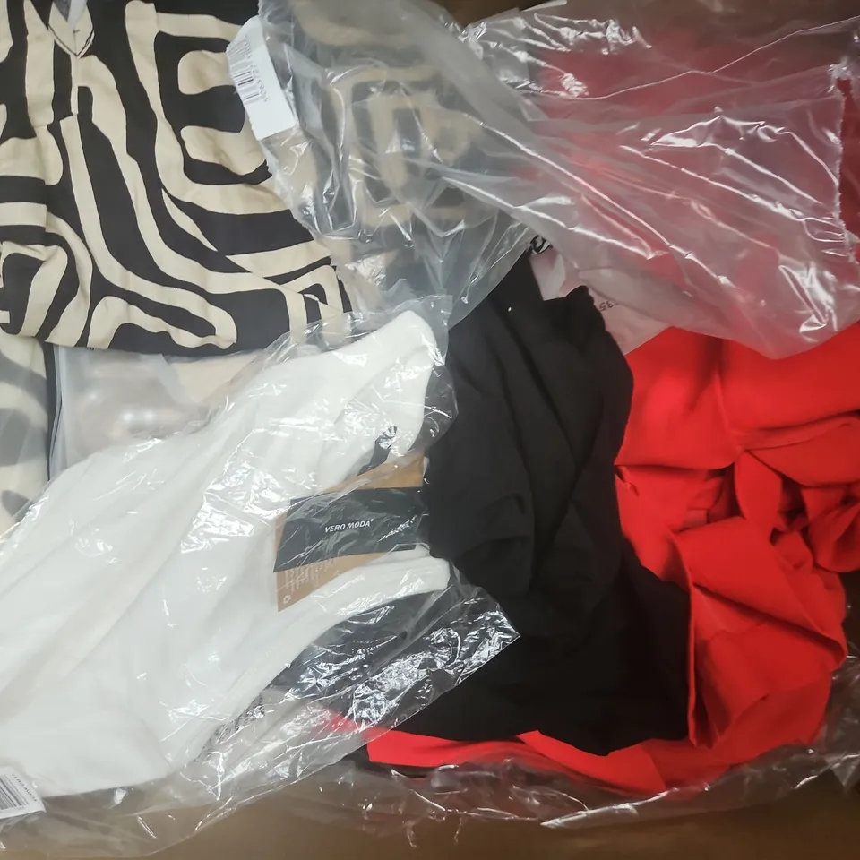 APPROXIMATELY 20 ASSORTED CLOTHING AND FASHION PRODUCTS IN VARIOUS STYLES AND SIZES - COLLECTION ONLY
