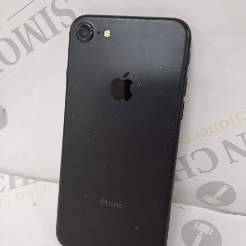 APPLE IPHONE 7 (A1778) SMARTPHONE