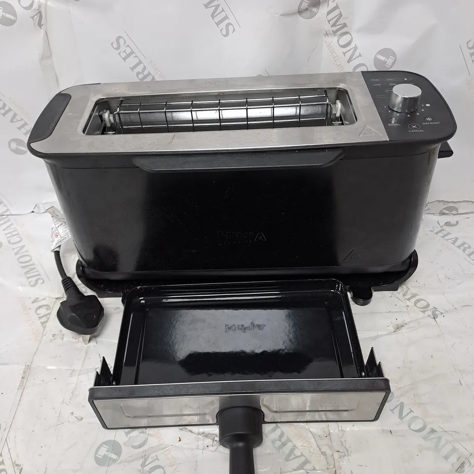 BOXED OUTLET NINJA 2 IN 1 TOASTER& GRILL ST100UK
