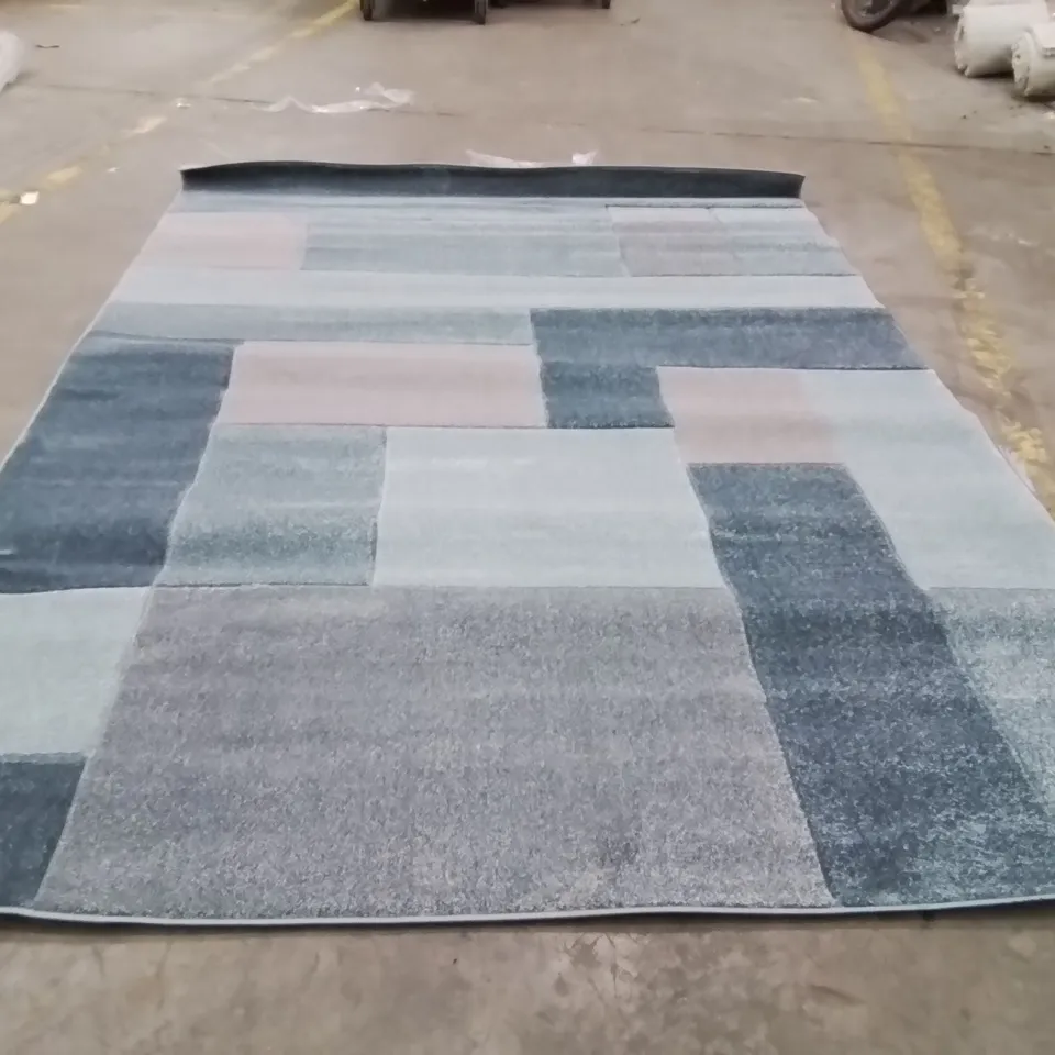 QUALITY DESIGNER AREA RUG APPROXIMATELY 300X200CM