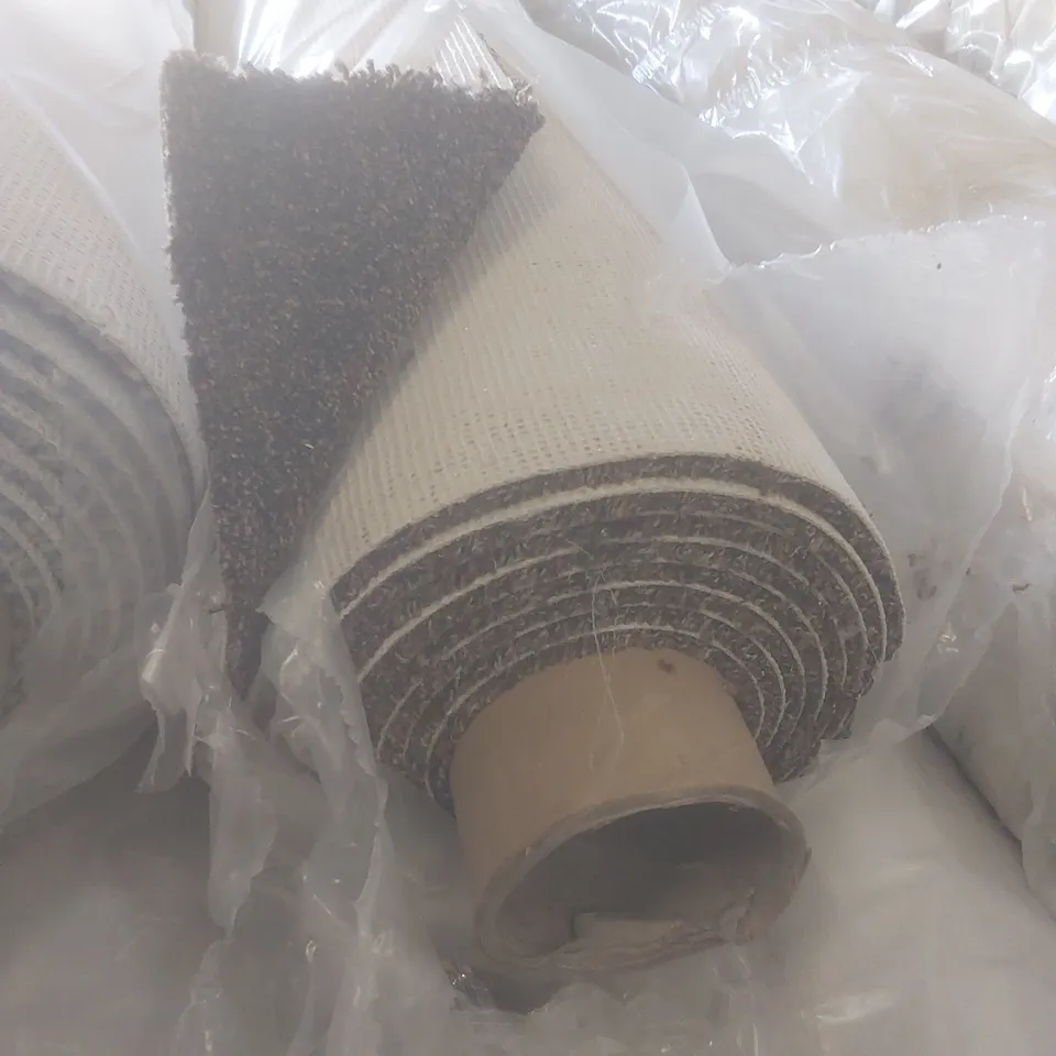 ROLL OF QUALITY STS HERITAGE ELITE AB COFFEE CARPET // SIZE: APPROX 4 X 5.3m