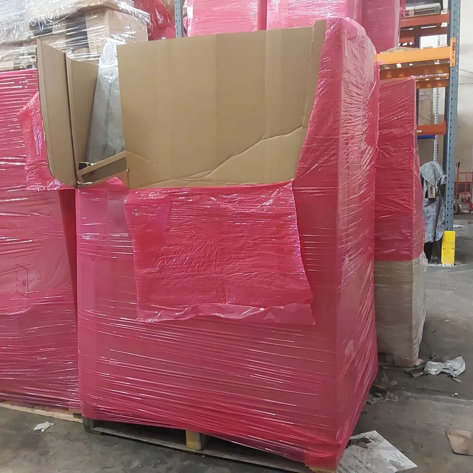 PALLET OF ASSORTED ITEMS INCLUDING: FOLDING MATTRESS, ARTIFICIAL PALM TREE, AQUARIUM LIGHT, PICTURE FRAME ECT