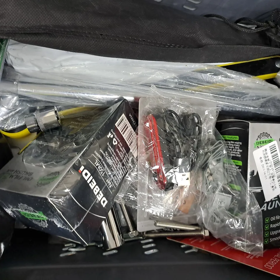 APPROXIMATELY 10 ASSORTED CAR PARTS AND ACCESSORY ITEMS TO INCLUDE 12 SPEED CHAIN, NAPA STEERING AND SUSPENSION, ETC