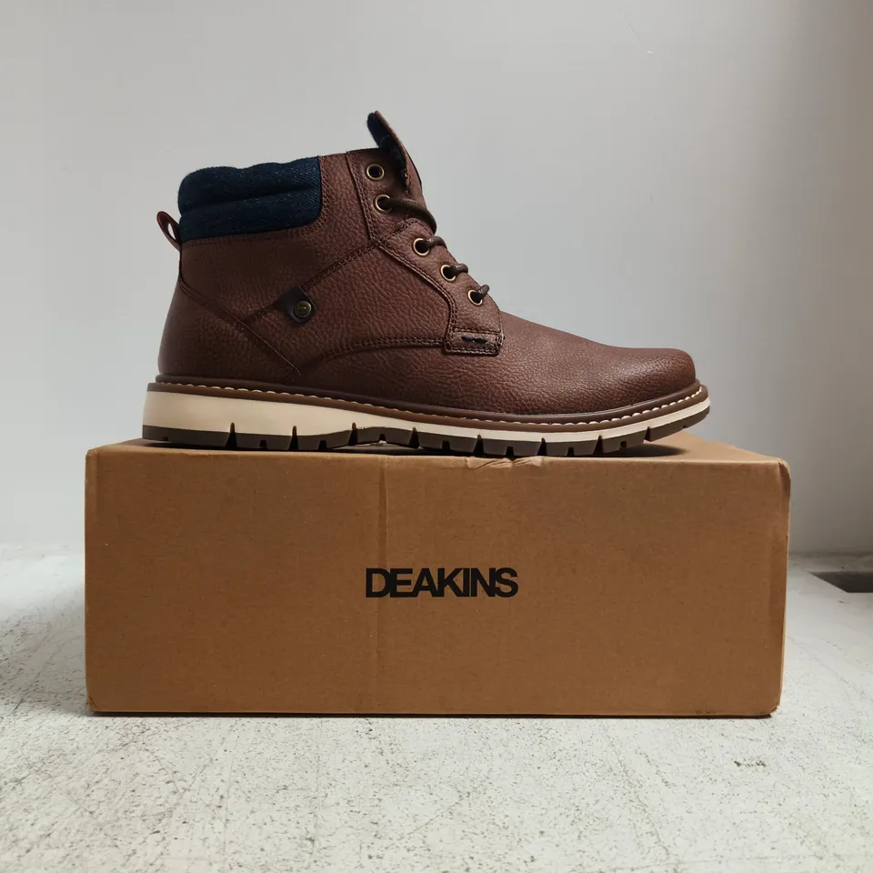 BOXED PAIR OF DEAKINS OXFORD ANKLE BOOTS IN TAN SIZE UK 8