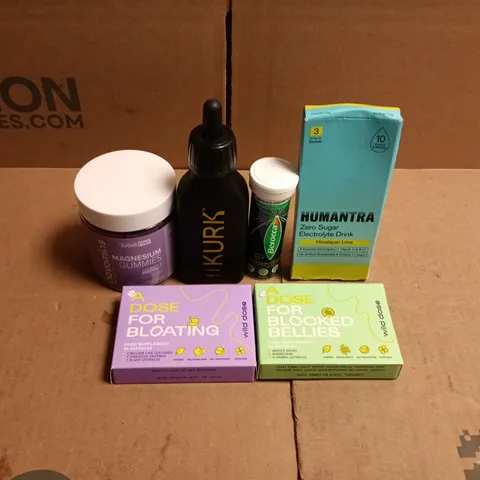 TOTE OF APPROXIMATELY 25 ASSORTED VITAMIN/SUPPLEMENT RELATED ITEMS TO INCLUDE A DOSE FOR BLOATING/BLOCK BELLIES, KURSK LEMON, MAGNESIUM GUMMIES, HUMANTRA ELECTROLYTE DRINK, BEROCCA