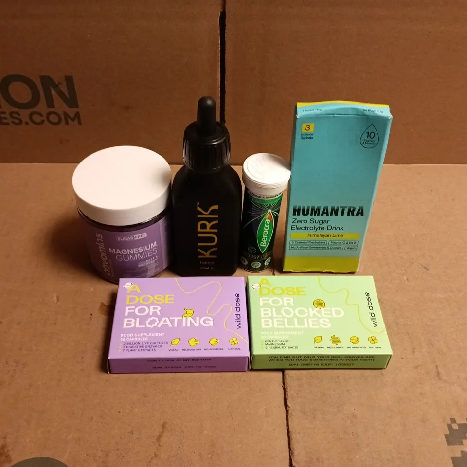 TOTE OF APPROXIMATELY 25 ASSORTED VITAMIN/SUPPLEMENT RELATED ITEMS TO INCLUDE A DOSE FOR BLOATING/BLOCK BELLIES, KURSK LEMON, MAGNESIUM GUMMIES, HUMANTRA ELECTROLYTE DRINK, BEROCCA