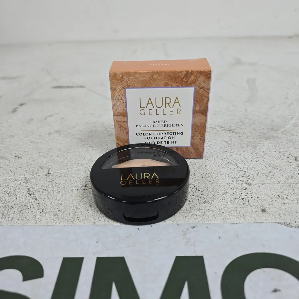 LAURA GELLER BAKED BALANCE-N-BRIGHTEN COLOUR CORRECTING POWDER FOUNDATION MEDIUM