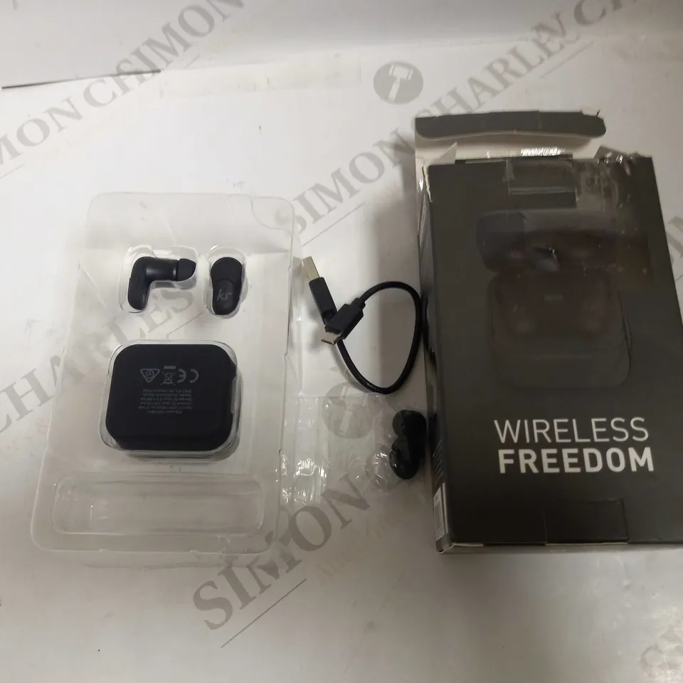 FUNK 35 TRUE WIRELESS BLUETTOTH EARPHONES 