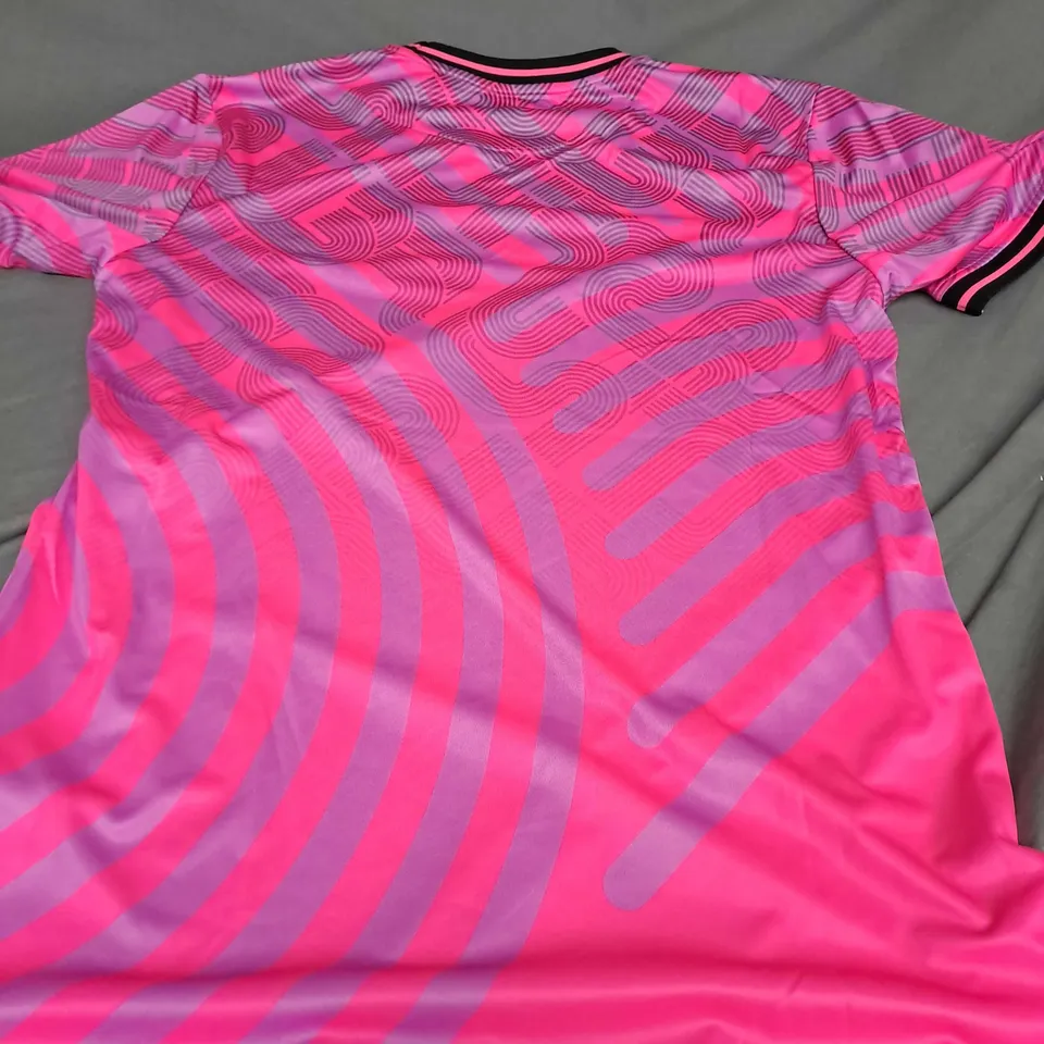 UMBRO FILTHY FELLAS FOOTBALL SHIRT 2 IN PINK - LARGE