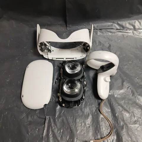 OCULUS FACEBOOK VR HEADSET MODEL KW49CM – DISASSEMBLED COMPONENTS