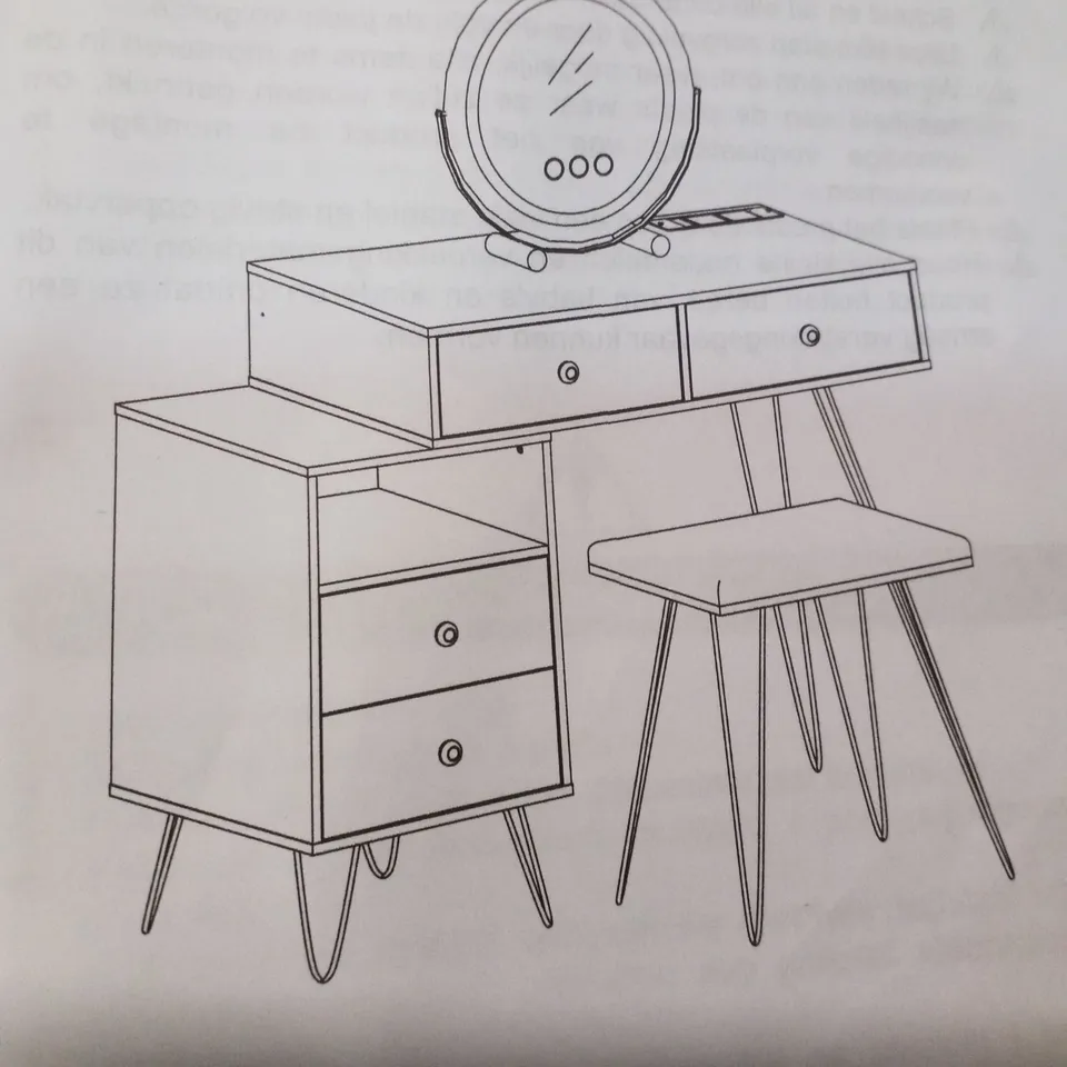 BOXED VANITY DESK SET 