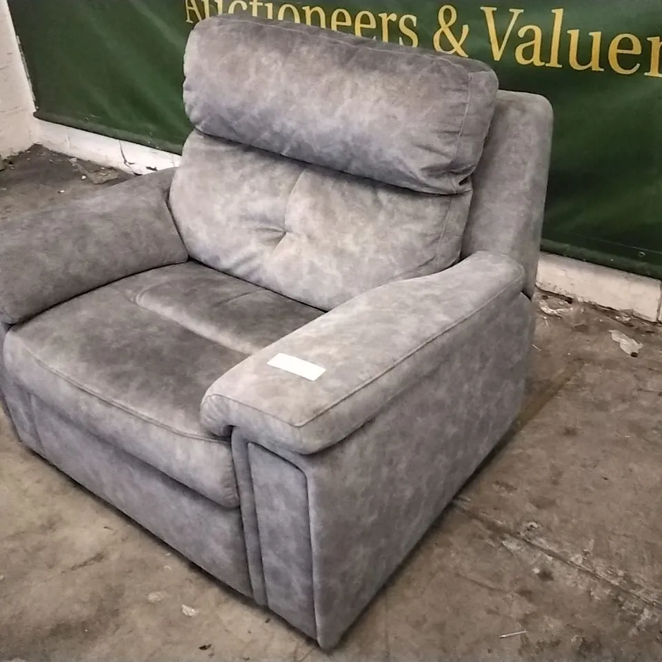 QUALITY BRITISH DESIGNED & MANUFACTURED G PLAN BURFORD MANUAL RECLINER SNUGGLER PRAMA PEWTER PLUSH FABRIC