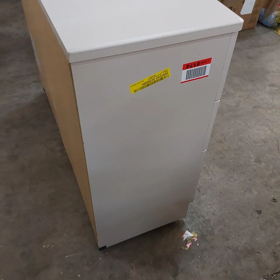 RATLEY 6-DRAWER CHEST OF DRAWERS - WHITE 