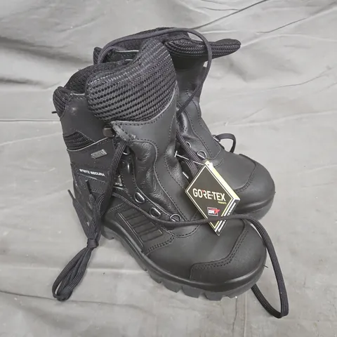PAIR OF STEITZ SECURA GORE-TEX BOOTS IN BLACK - SIZE 36
