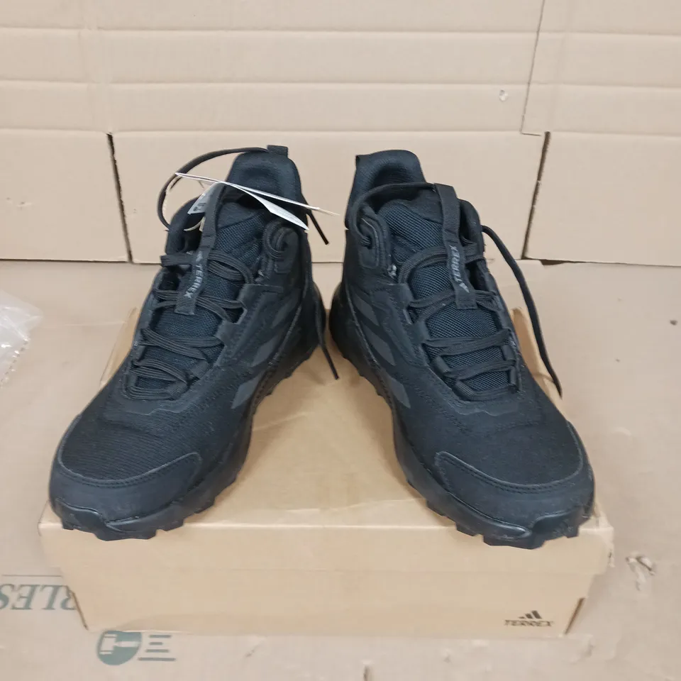 TERREX WOMENS ANYLANDER RAIN READY WATERPROOF SHOES BLACK SIZE 5