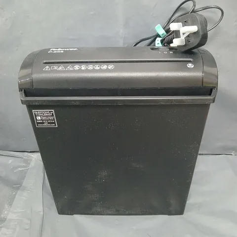 FELLOWES P-25C 5-SHEET SHREDDER