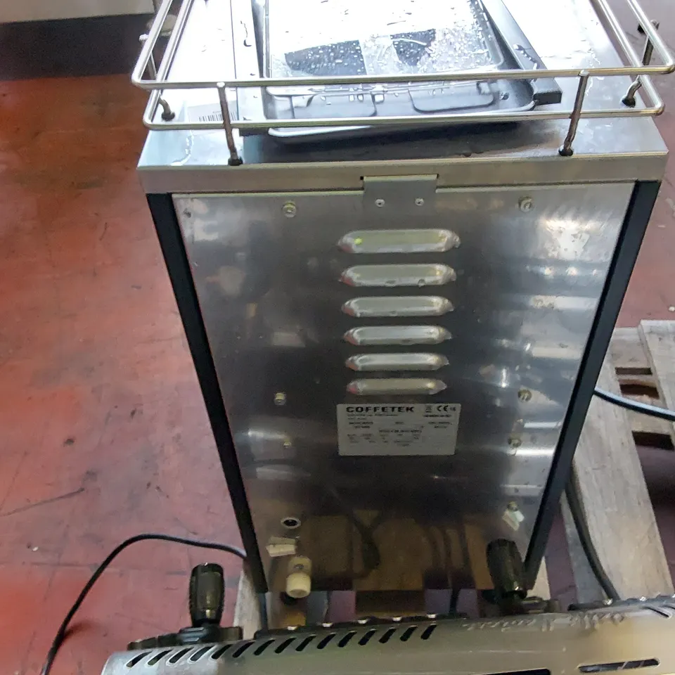 COFFETEK VITRO 4  INSTANT COMMERCIAL COFFEE MACHINE 