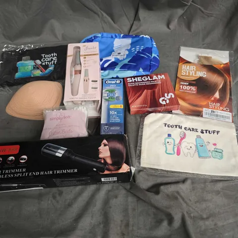 APPROXIMATELY 10 ASSORTED HEALTH & BEAUTY PRODUCTS TO INCLUDE TOOTHCARE BAG, ORALB HEADS, AND COTTONBUDS ETC.